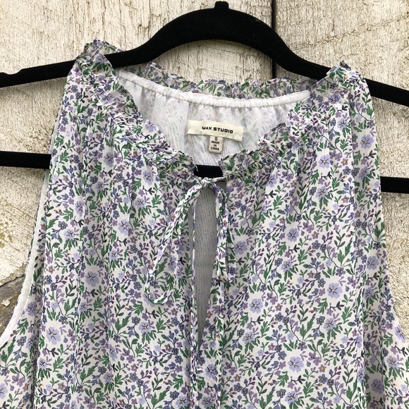 Max Studio | floral keyhole neck tank top - Picture 3 of 5